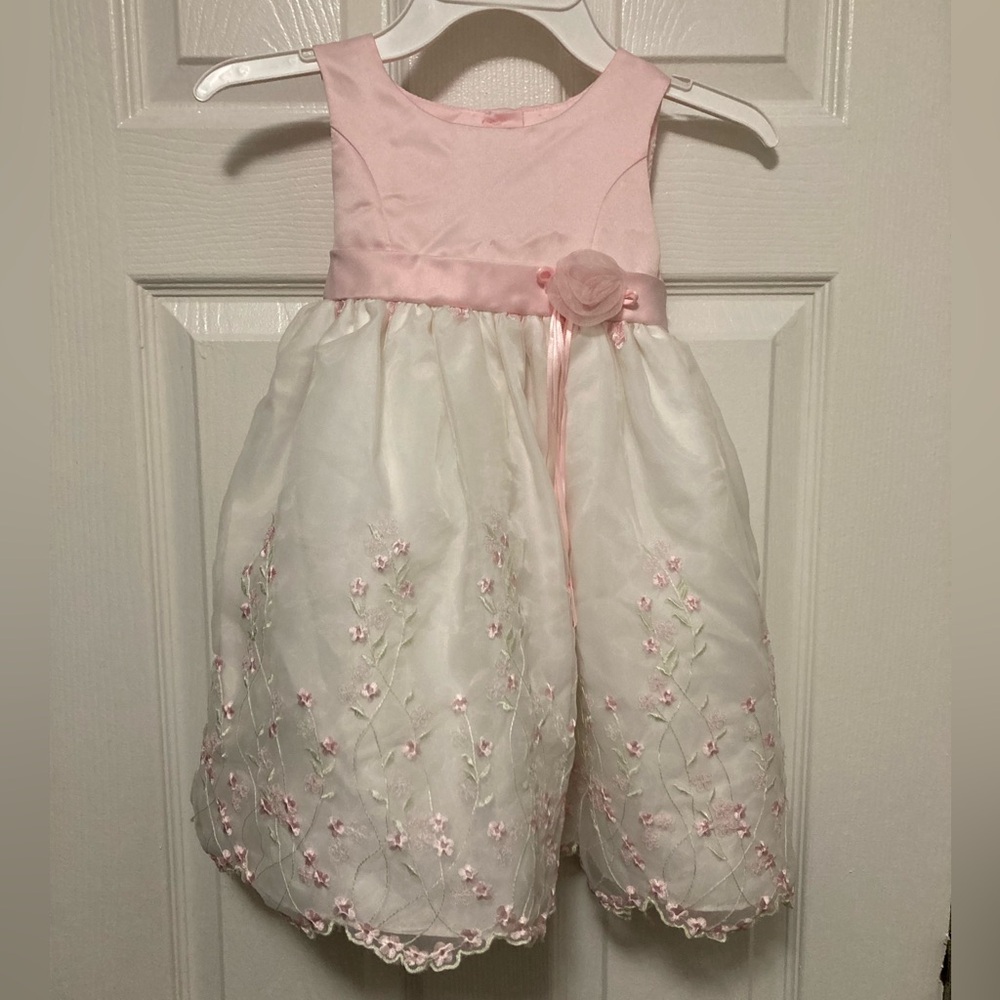 *Que Hermosa Pink Embroidered Floral Lace Sleeveless Scalloped Hem Dress #I
